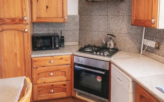 Stylish London Apartment in Hallfield Estate