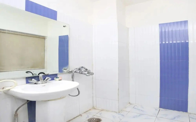 OYO 5906 Hotel Skyfox