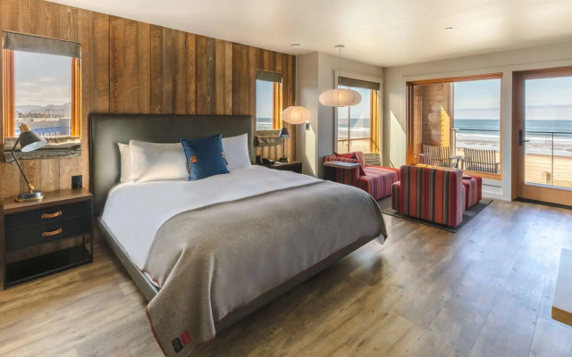 Headlands Coastal Lodge & Spa