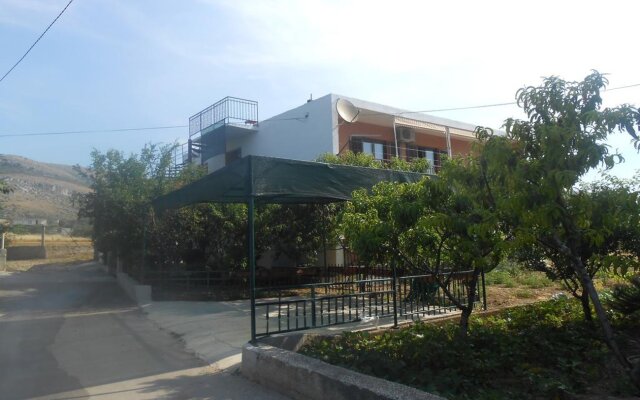 Apartment Luka - pet friendly A1 Seget Donji, Riviera Trogir