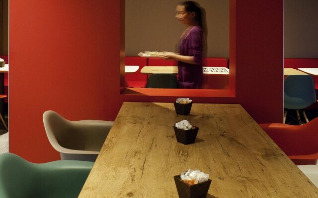 Mercure Paris Butte Montmartre Basilique