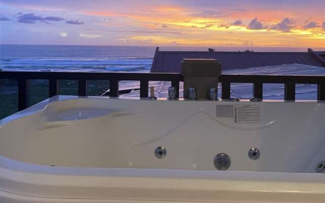 The Palms Resort & Bar