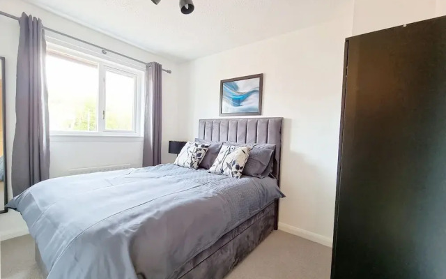 Spacious Family Home In Glasgow