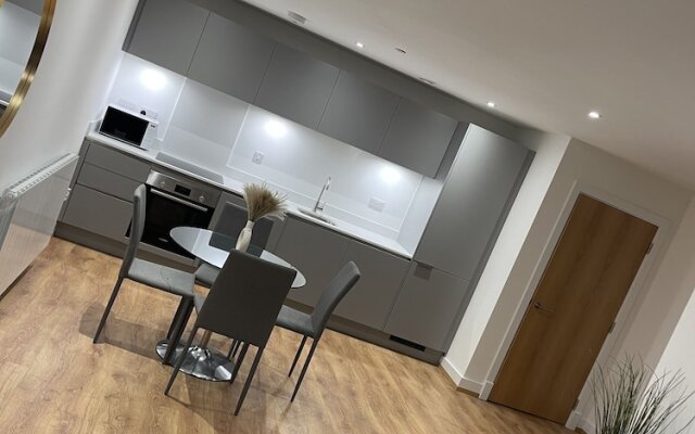 Spacious 2-bed Apartment in Whyteleafe