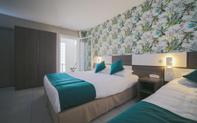 Hôtel Holidays & Work