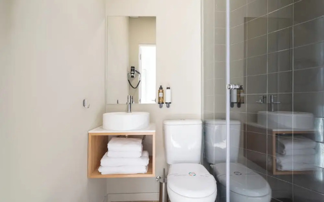 Lapa Diplomatic Suite&Flat by FeelLisboa