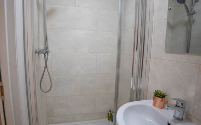 The Coach House by Riis Property