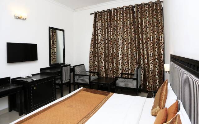 OYO 8637 Shivam Hotel