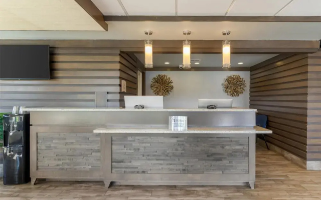 Quality Inn & Suites