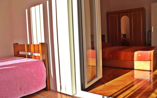 Sunny Family Apartment