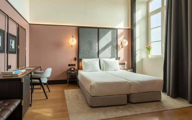 The Editory Riverside Hotel, an Historic Hotel