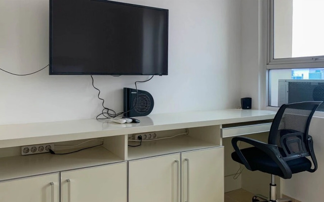 Cozy And Comfort 1Br At Mt Haryono Square Apartment