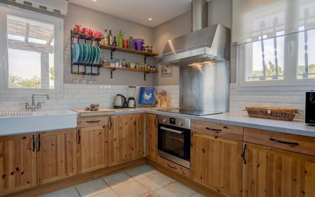 Spacious Villa With Private Swimming Pool and Jacuzzi