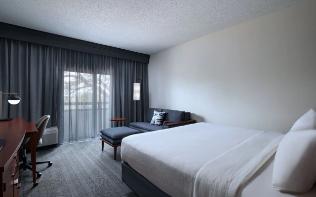 Courtyard by Marriott Dallas Richardson at Spring Valley