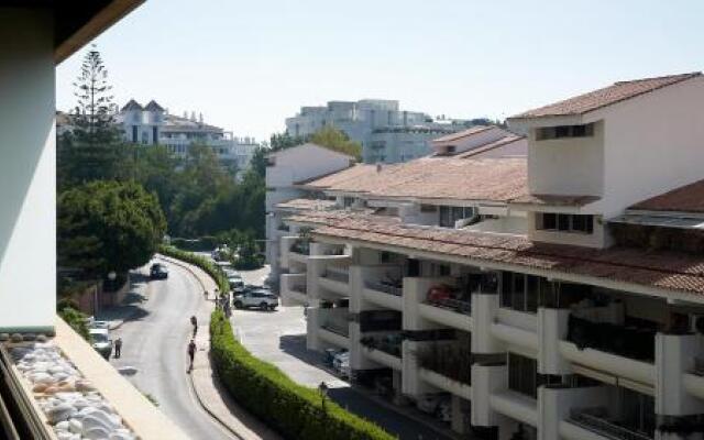 SENATOR APARTMENT by Coral Beach
