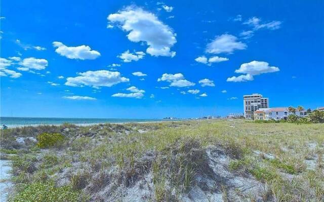 Bayside 294 - Three Bedroom Condo