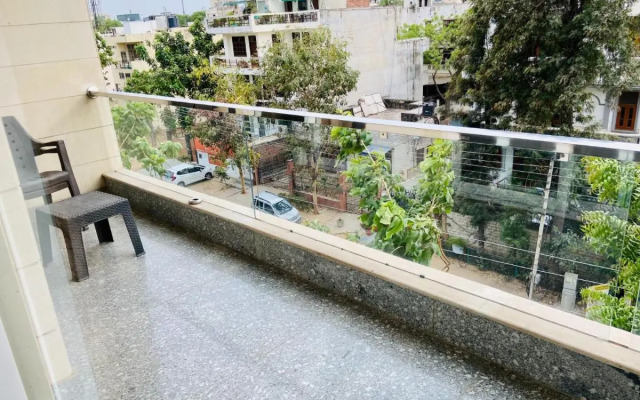 Bluo 1Bhk - Dlf Cybercity, Mg Road - Balcony, Lift