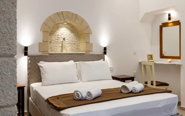 The Owl House Near Chania City Centre