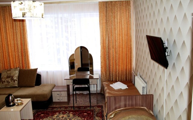 Oasis Hotel - Hostel