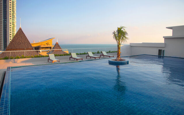 Rodina Beach Hotel