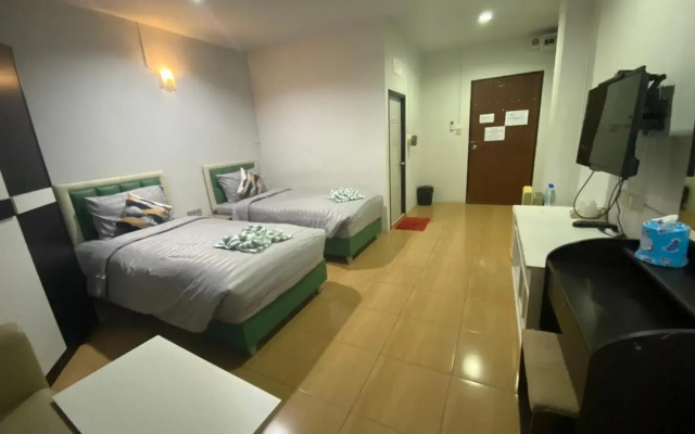 Alongkorn hotel by SB