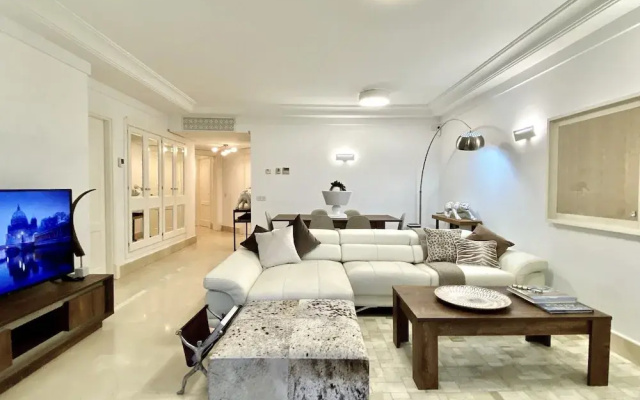 YOLO Spaces - Sotogrande Marina Luxury Apartment