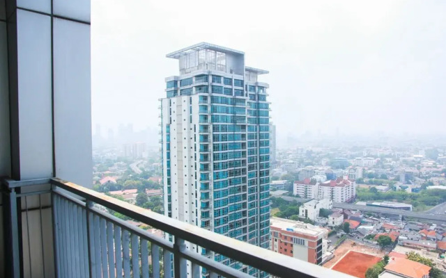 Luxurious 4br Essence Dharmawangsa Apartment