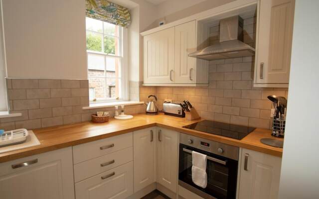 Spacious 2 Bedroom Apartment in Netherby Hall