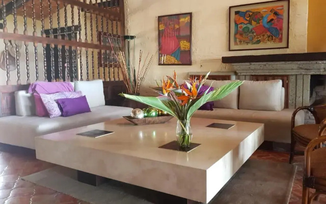 Las Palomas Bed & Breakfast (16 y Mayores)