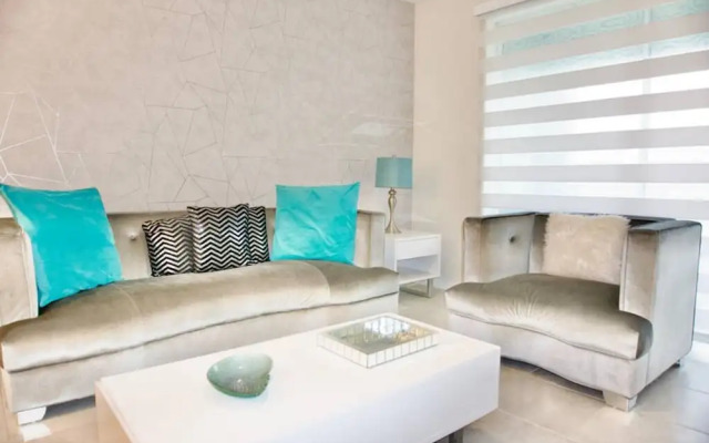 104 Modern Condo Storey Lake Disney