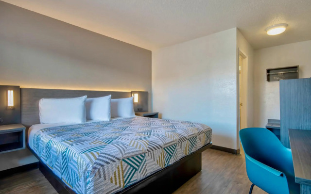 Motel 6 Santa Fe