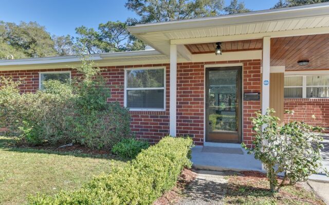 Spacious Jacksonville Home: 6 Mi to Downtown!