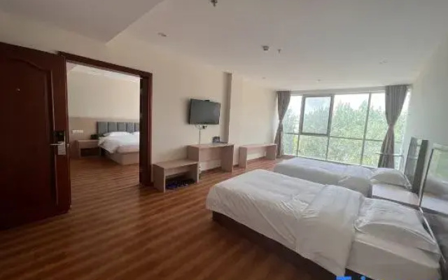Huaxinghuihuang Hotel (Shahe)