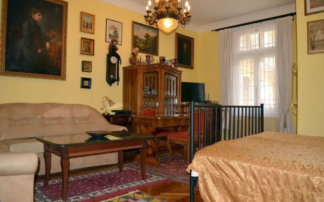 Central Market Apartment