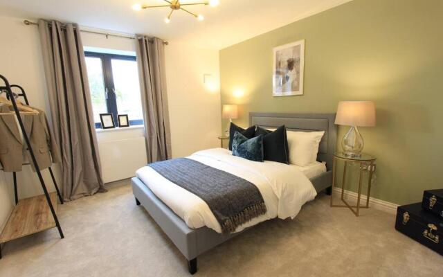 Cabot Mews Apartment 2
