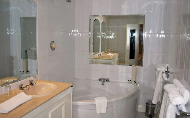 Hibernian Hotel & Leisure Centre