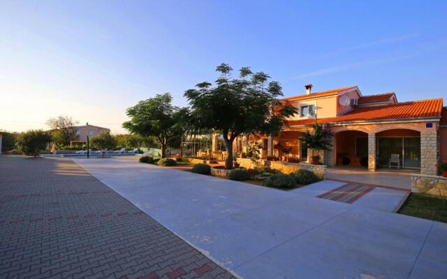 Apartments Nikaia