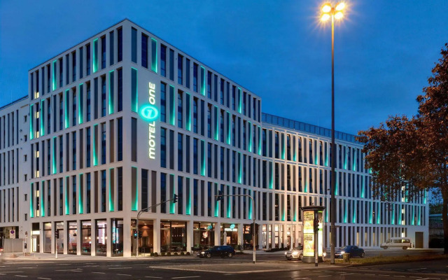 Motel One Köln-Altstadt