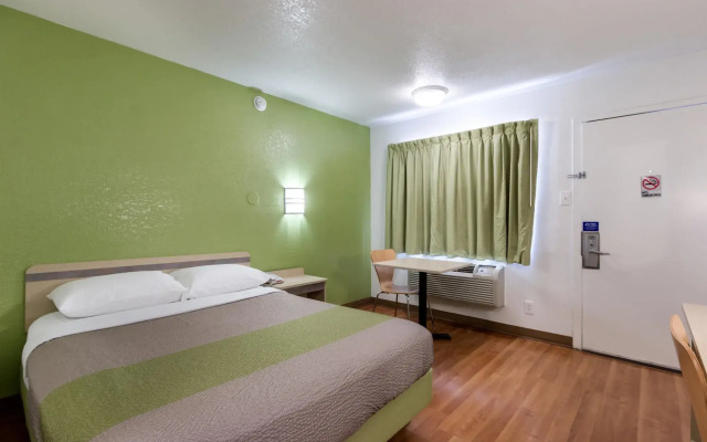 Motel 6 Austin, TX - Airport - South