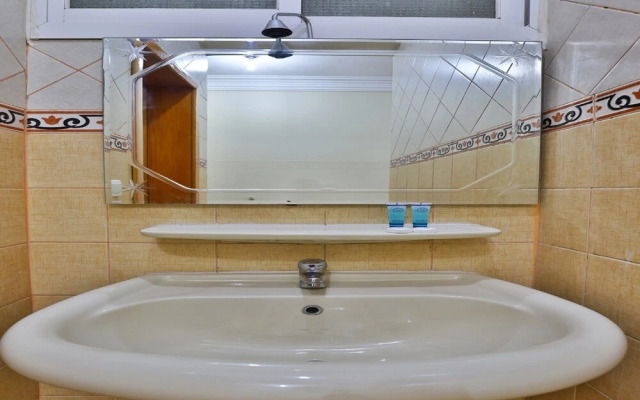 OYO 228 Sea View Apartment