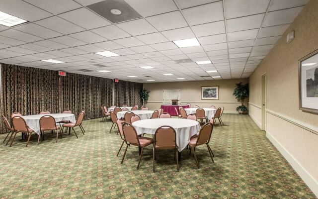 Quality Inn & Suites McDonough South I-75