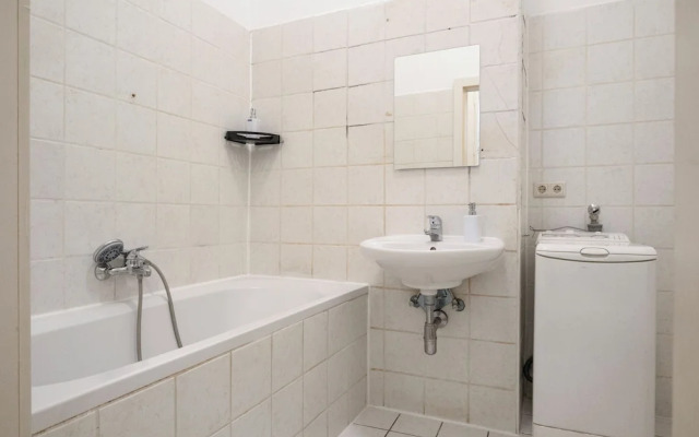 2BR Apt Near Stadthalle