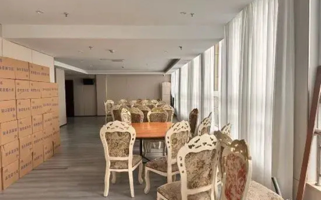 Lihang Hotel (Center Square Store, Tonglu)