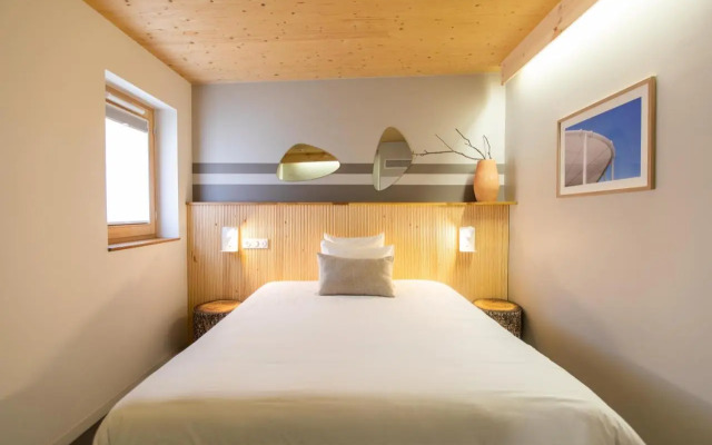 thecamp Hotel