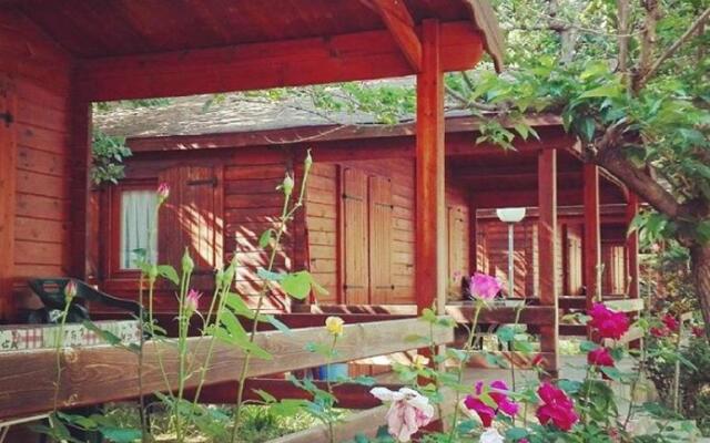 Bungalow & Camping Fuente De Regrustan