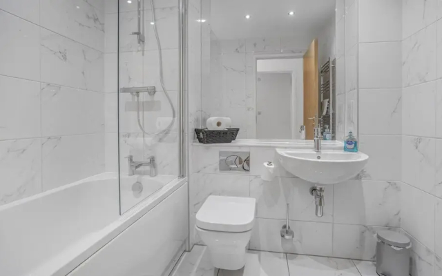 2bed Apt Sleeps 7 - Arcade Machine, Wifi, Central