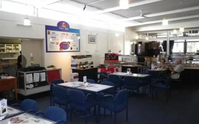 Tin Can Bay Budget Accommodation - Hostel