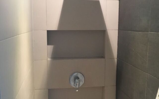 The Gallery Condo - D41 by Axiom