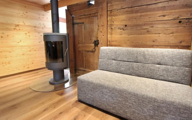 Mountain-view Holiday Home in Binntal near Lengtal Deck – Guest Rooms – Grengiols