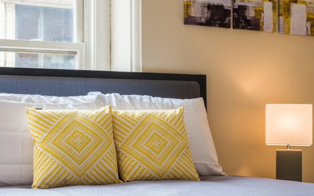 Large Open Apartments Near Ballpark Village